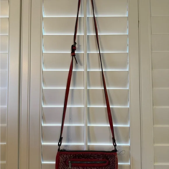 Patricia Nash Elegant Red italian leather and Sherpa Crossbody Bag - Picture 9 of 12